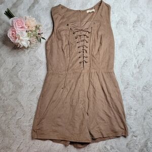 ✨️CL Illa Illa Tan Soft Sleeveless Lace Up Detail Romper Size L